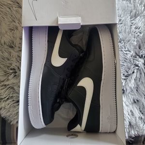 NWB Size 8 Men's  Size 9 Women's Nike Air Force 1 '07 Black White